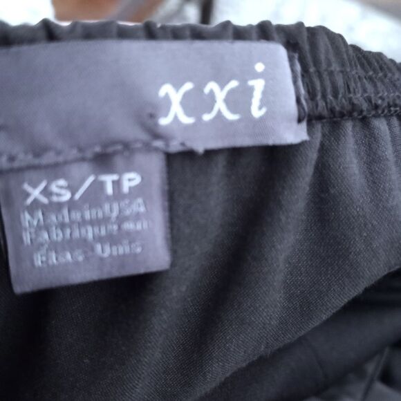 FOREVER 21 BLACK STRAPLESS FIT & FLAIR W/PURPLE SASH SZ.XS EUC - Picture 7 of 8